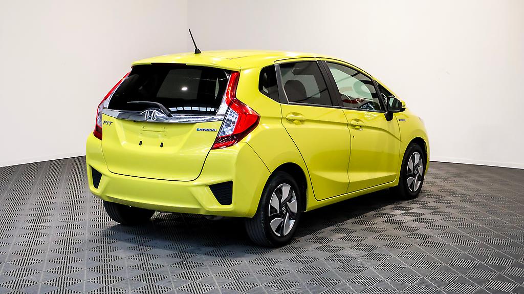 2013 Honda Fit Hybrid F-Package image 358530