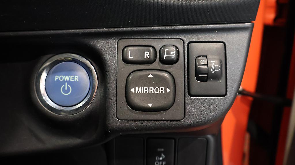 2013 Toyota Aqua S MODEL + PUSH BUTTON START image 360619