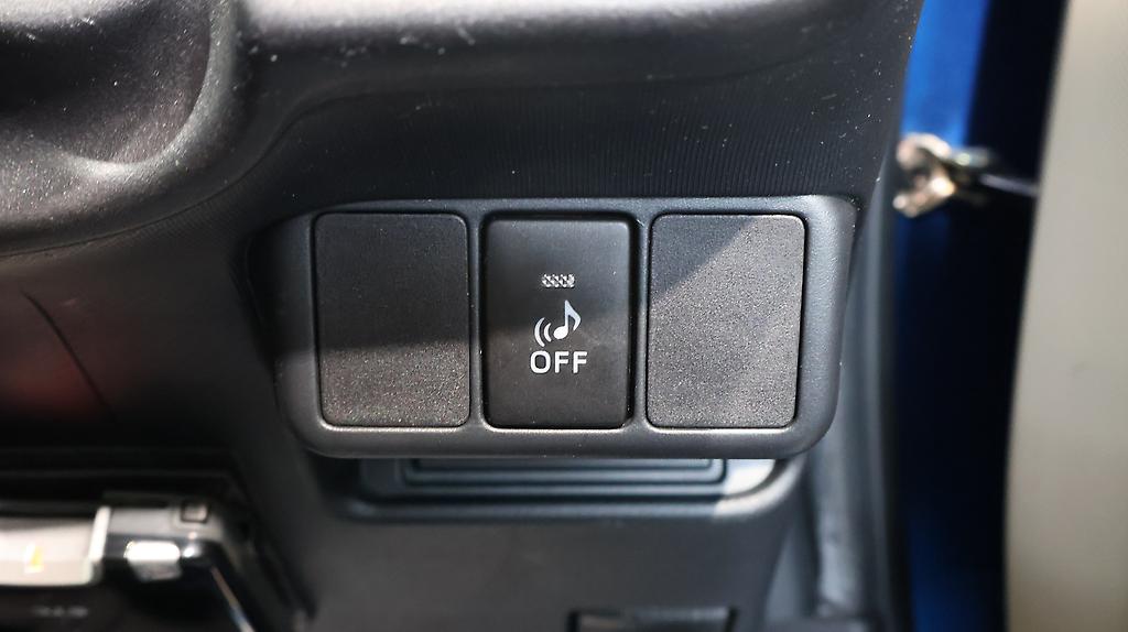 2012 Toyota Aqua G MODEL + PUSH START + STEERING WHEEL CONTROLS image 361892