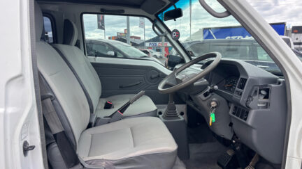 2013 Mitsubishi L300 2.4P LWB 5 DOOR image 358734