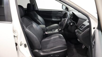 2013 Subaru Outback 2.5i B-Sport Eyesight AWD image 360369