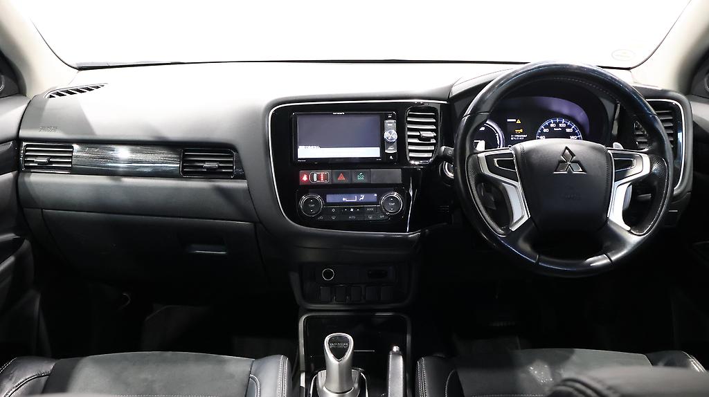 2015 Mitsubishi Outlander Phev image 360768
