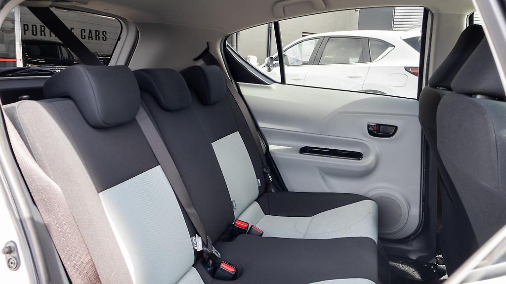 2012 Toyota Aqua F spec, Push start, Heated seats image 358167