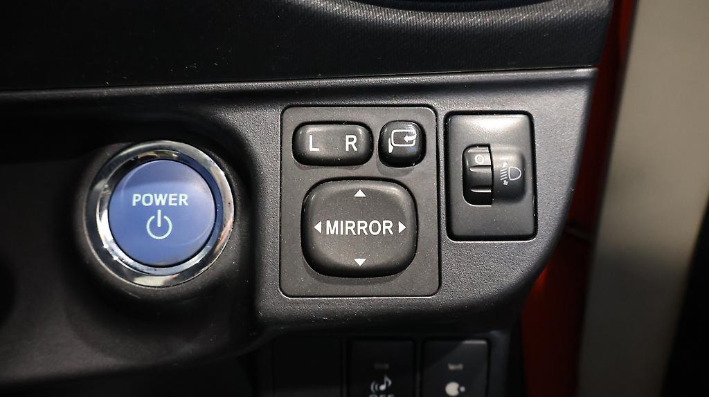 2013 Toyota Aqua S MODEL + PUSH START + REVERSE CAMERA image 359456