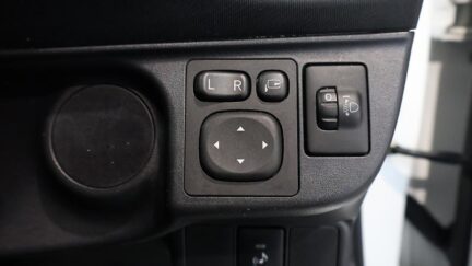 2014 Toyota Aqua REVERSE CAMERA + BLUETOOTH image 361087