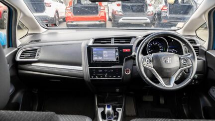 2014 Honda Fit F-Package Push start Cruise control image 358491