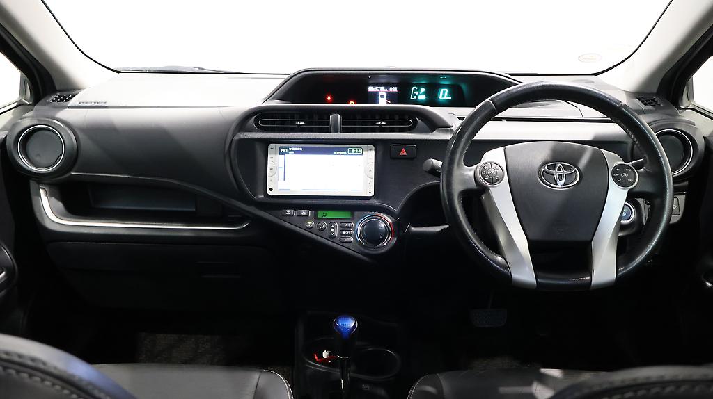 2013 Toyota Aqua G Black Soft Leather image 358560