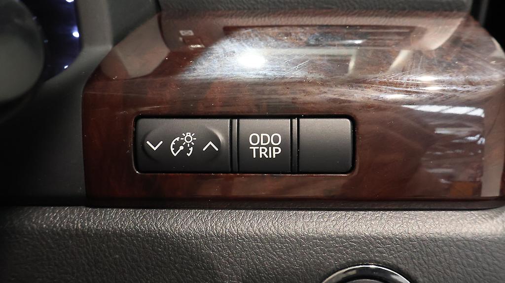 2014 Toyota Vellfire 2.4Z image 358327