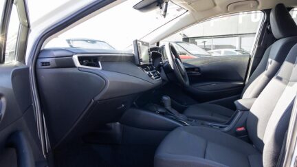 2020 Toyota Corolla Hybrid Touring Wagon image 358814