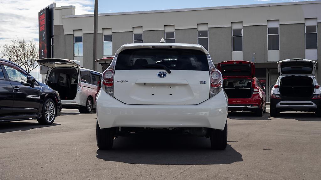 2012 Toyota Aqua F spec, Push start, Heated seats image 358162