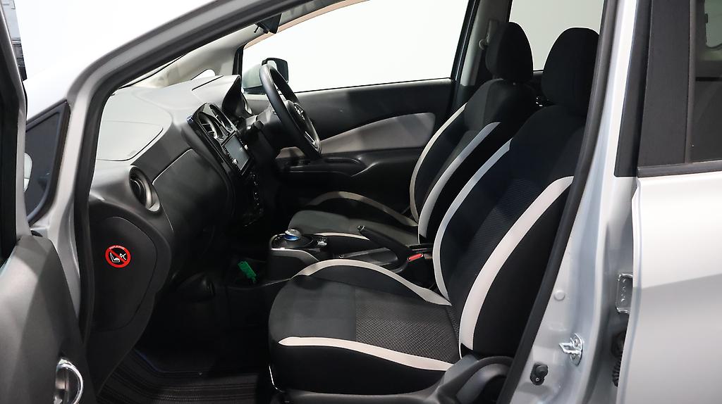 2017 Nissan Note e-Power X image 360012
