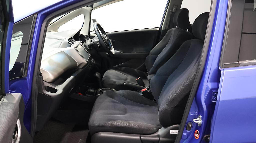 2012 Honda Fit Hybrid XH Selection image 361206