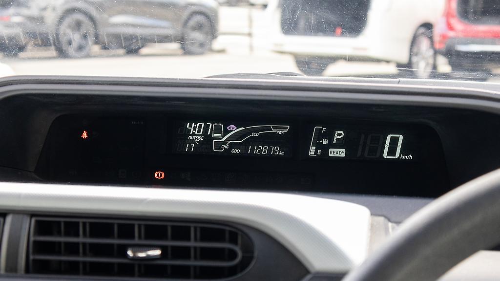 2012 Toyota Aqua F spec, Push start, Heated seats image 358165