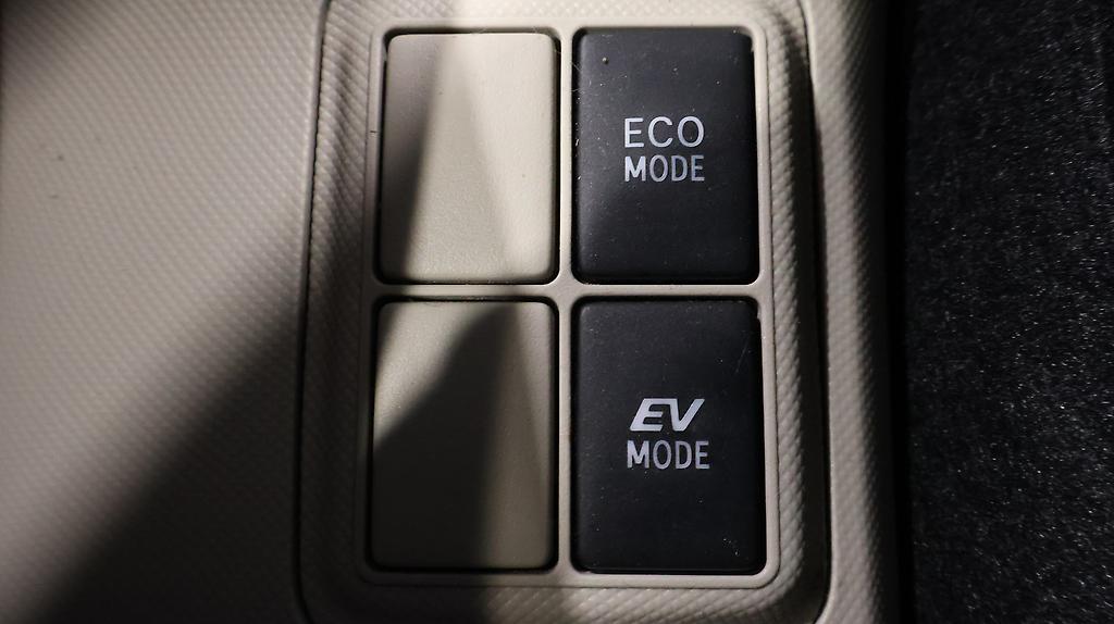 2013 Toyota Aqua Hybrid G Model image 359256