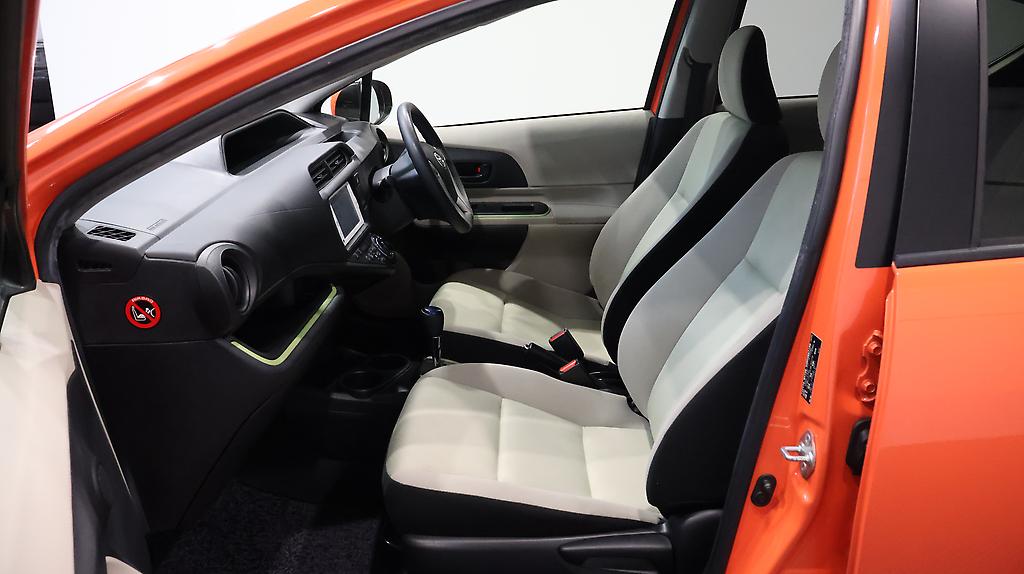 2012 Toyota Aqua S MODEL + PUSH START + REVERSE CAMERA image 360034