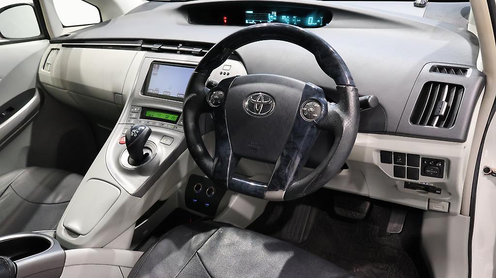 2013 Toyota Prius S MODEL + PUSH START + REVERSE CAMERA image 359825