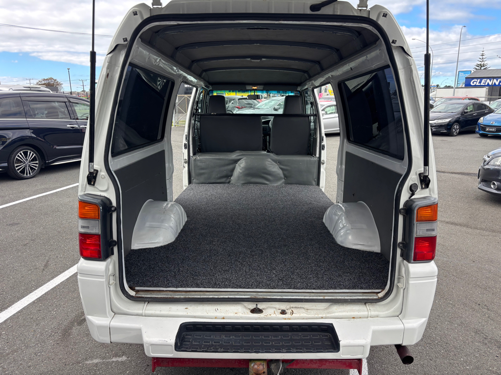 2013 Mitsubishi L300 2.4P LWB 5 DOOR image 358738
