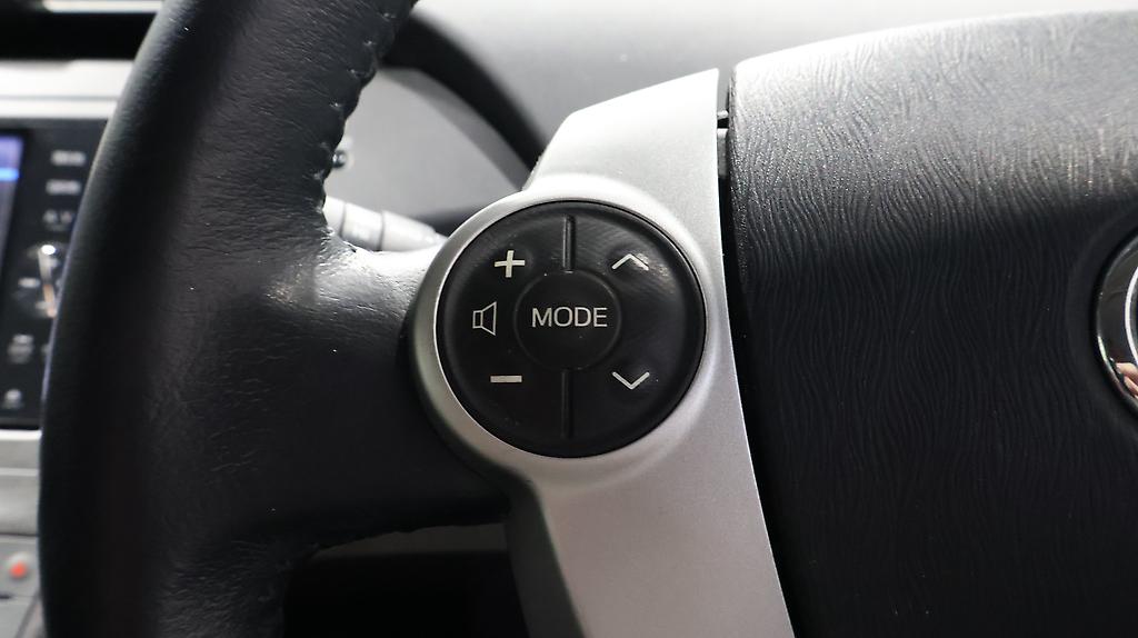 2012 Toyota Prius Hybrid L-Package image 358404