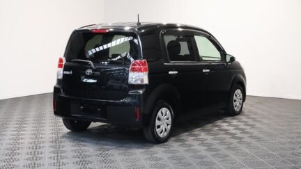 2013 Toyota Spade F Model, Push Start, Reverse Camera image 358335
