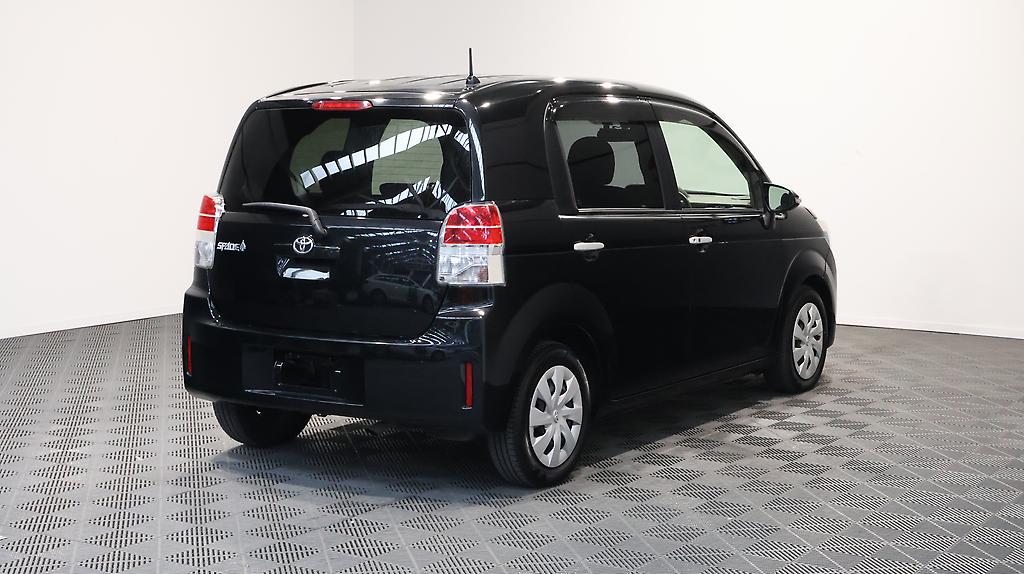 2013 Toyota Spade F Model, Push Start, Reverse Camera image 358335