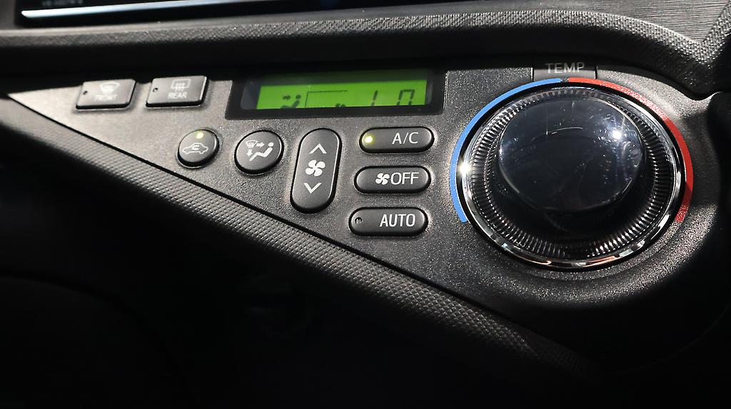 2013 Toyota Aqua G Model, Push Start, Reverse Camera image 359690