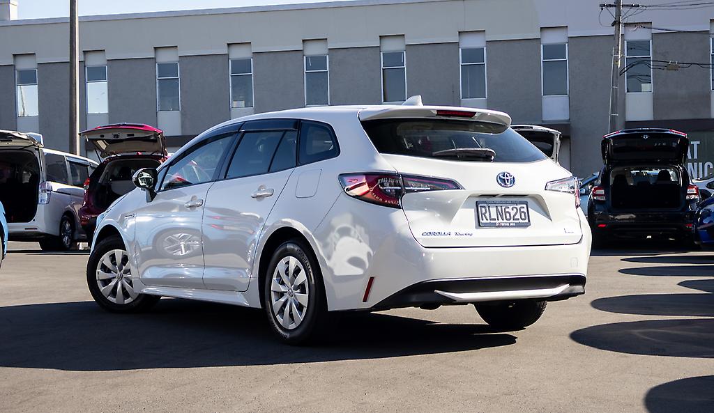 2020 Toyota Corolla Hybrid Touring Wagon image 358801