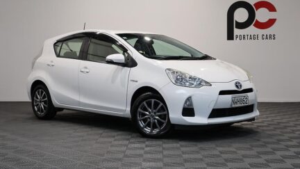 2014 Toyota Aqua REVERSE CAMERA + BLUETOOTH image 361069