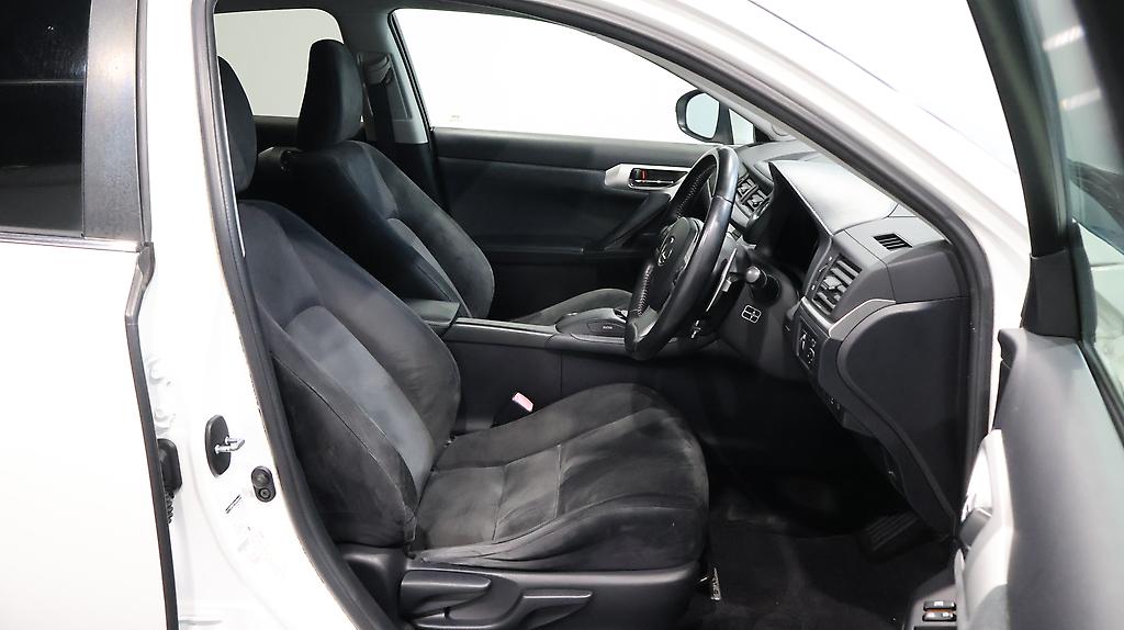 2012 Lexus CT 200h Version C image 359866