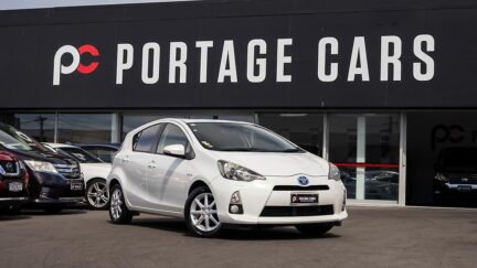 2012 Toyota Aqua F spec, Push start, Heated seats image 358159