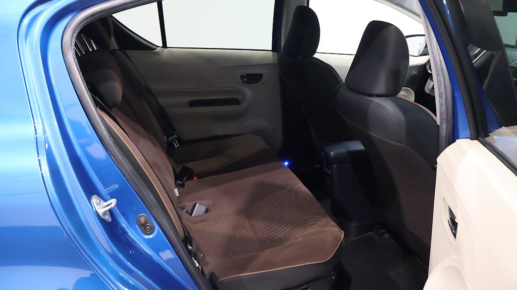 2012 Toyota Aqua G MODEL + PUSH START + STEERING WHEEL CONTROLS image 361884