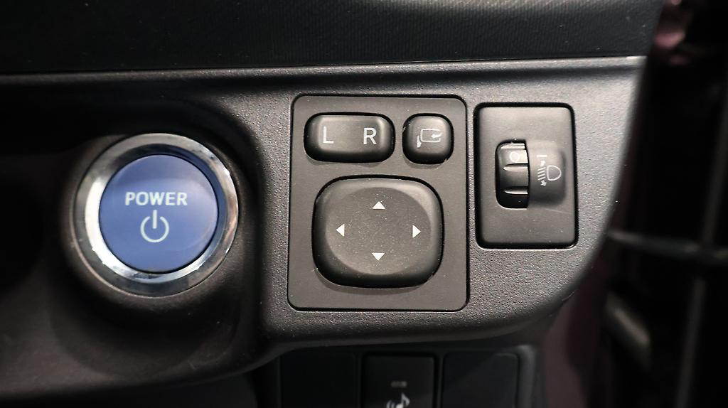 2015 Toyota Aqua S MODEL + PUSH BUTTON START + REVERSING CAMERA image 361847