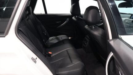 2013 BMW 3 Series image 362354