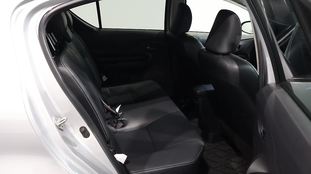 2013 Toyota Aqua G Black Soft Leather image 358558