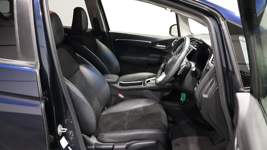 2015 Honda Shuttle Hybrid X new shape image 361704