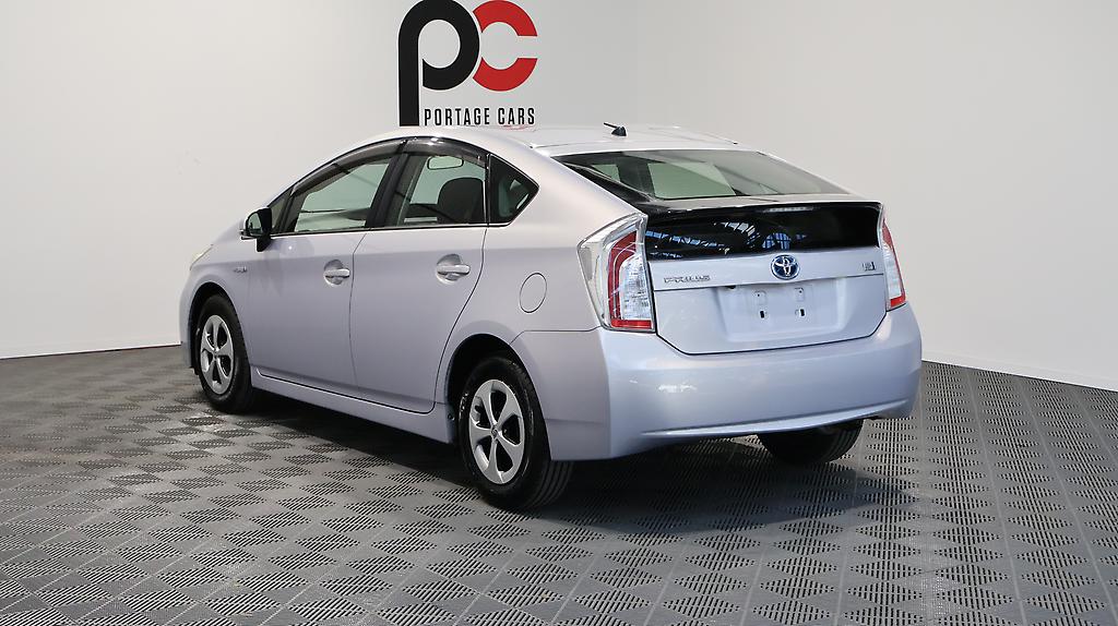 2013 Toyota Prius PUSH BUTTON START + REVERSE CAMERA + STEERING WHEEL CONTROLS image 361971