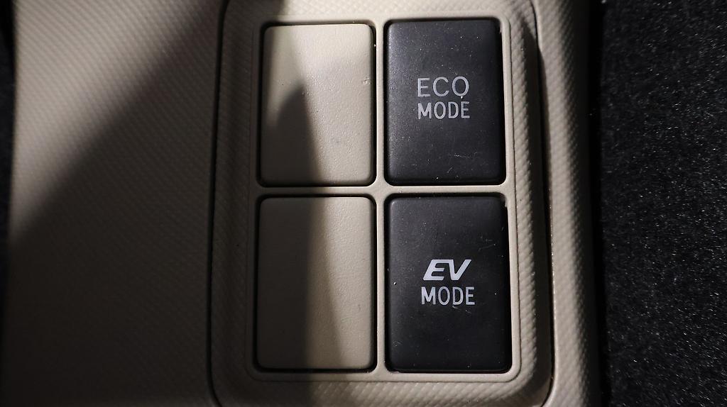 2014 Toyota Aqua S Model, Push Start, Reverse Camera image 358237
