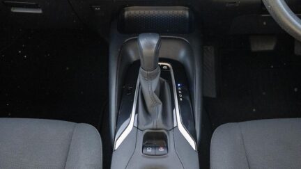 2020 Toyota Corolla Hybrid Touring Wagon image 358815