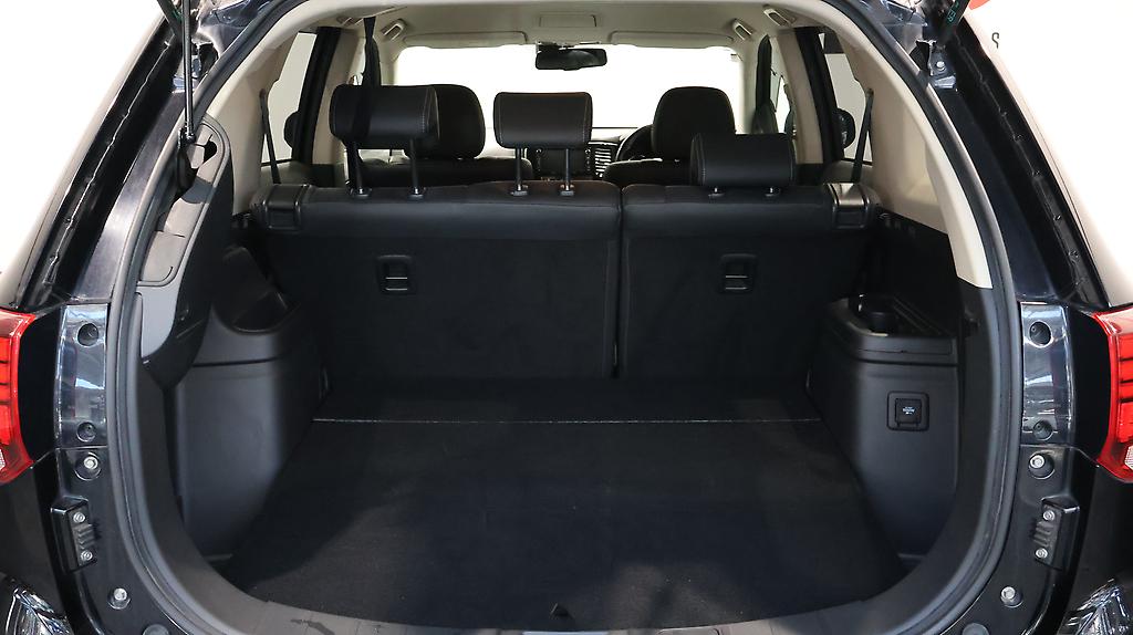 2015 Mitsubishi Outlander PHEV G Navi Package 4WD image 359727