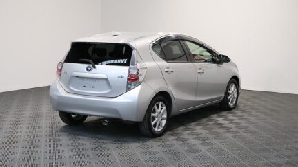 2013 Toyota Aqua G Black Soft Leather image 358553