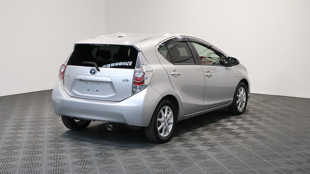 2013 Toyota Aqua G Black Soft Leather image 358553