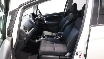 2014 Honda Fit Hybrid F-Package image 360078