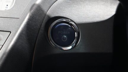 2014 Toyota Prius REVERSE CAMERA + STEERING WHEEL CONTROLS image 359899