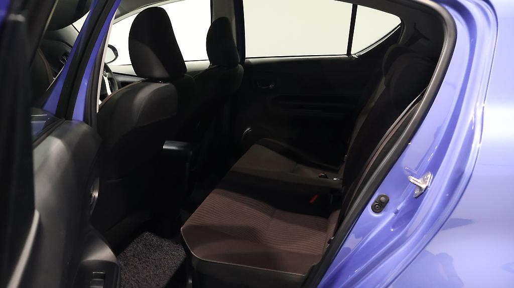 2016 Toyota Aqua G Model, Push Start, Reverse Camera image 360409