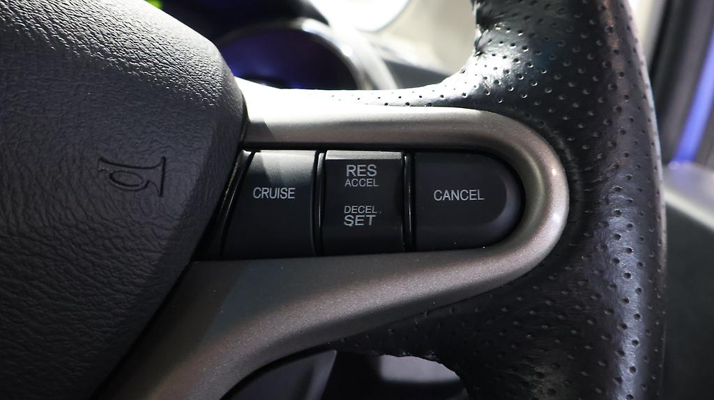 2012 Honda Fit Hybrid XH Selection image 361219