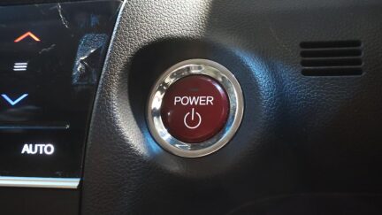 2015 Honda Shuttle Hybrid X image 358861