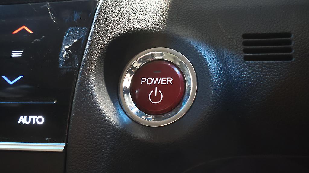 2015 Honda Shuttle Hybrid X image 358861