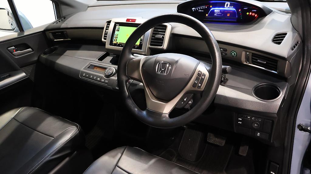 2013 Honda Freed Spike Hybrid Just Selection image 358435