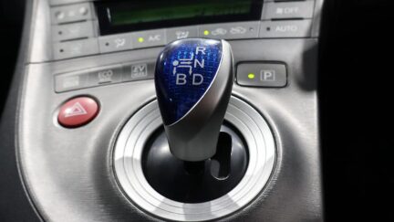 2014 Toyota Prius REVERSE CAMERA + STEERING WHEEL CONTROLS image 359895