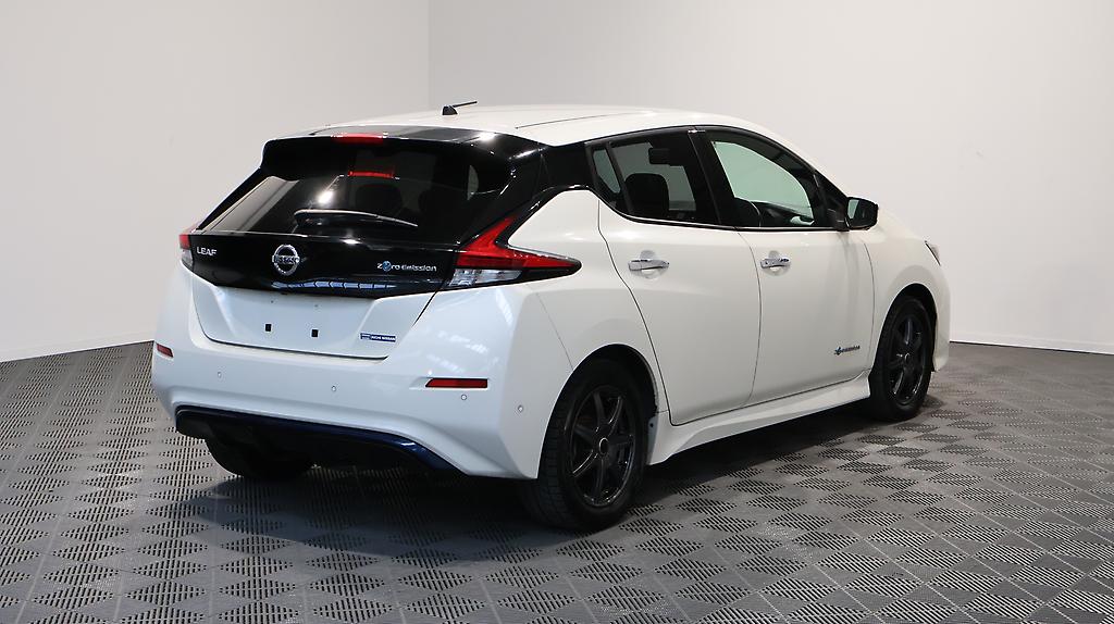 2018 Nissan Leaf X Pre-Crash and Cruise **84% SOH** image 361333